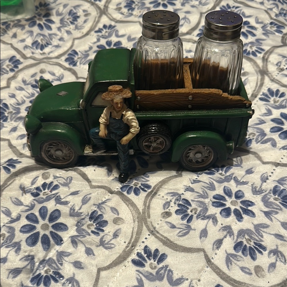 Green Vintage Truck Salt and Pepper Shaker Set